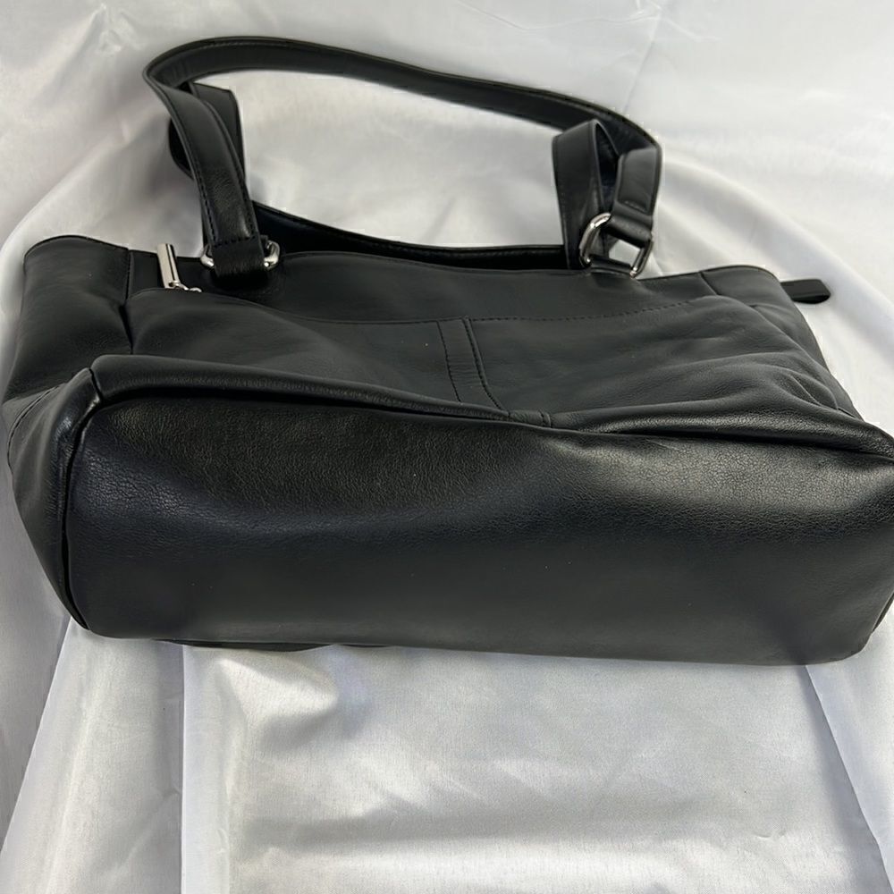 NWOT GIANIBERNINI leather black handbag - Picture 13 of 13